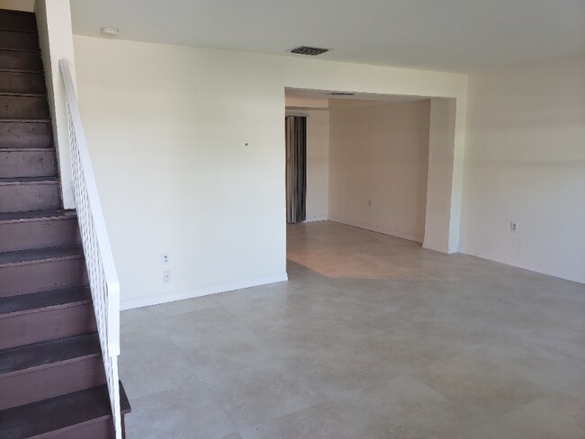 Building Photo - 4924 Hawaii Blvd