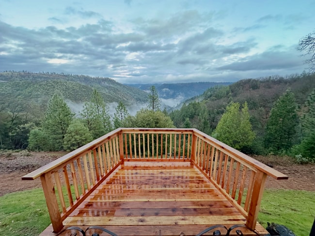 Foto del edificio - 21540 River Pine Ct