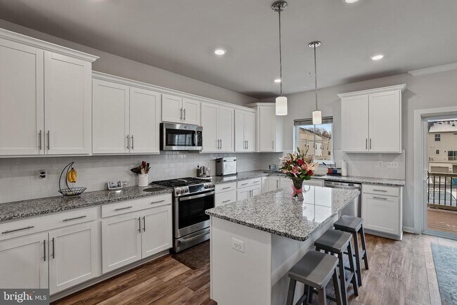 Foto del edificio - 865 Weald Way