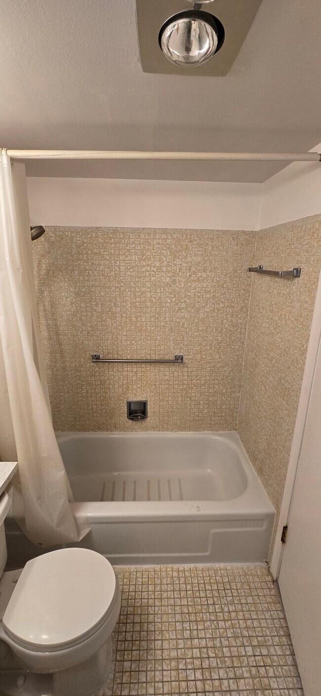 Foto del edificio - 358 Chatham R