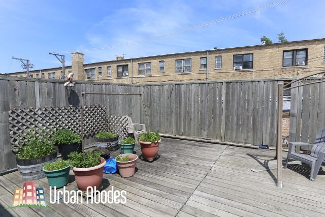 Foto del edificio - 4537 N Greenview Ave