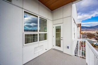 Building Photo - 500 Asher
