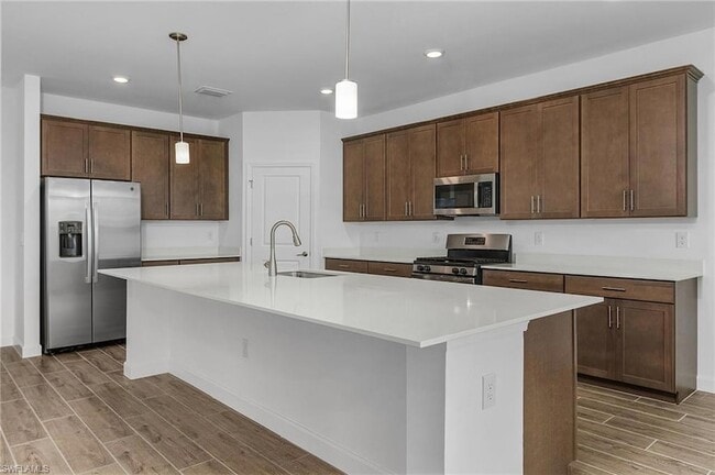 Foto del edificio - 18316 Ridgeline Dr