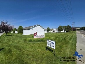 Building Photo - 1502 38th St W