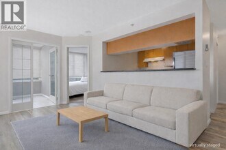 Building Photo - 822 Homer St