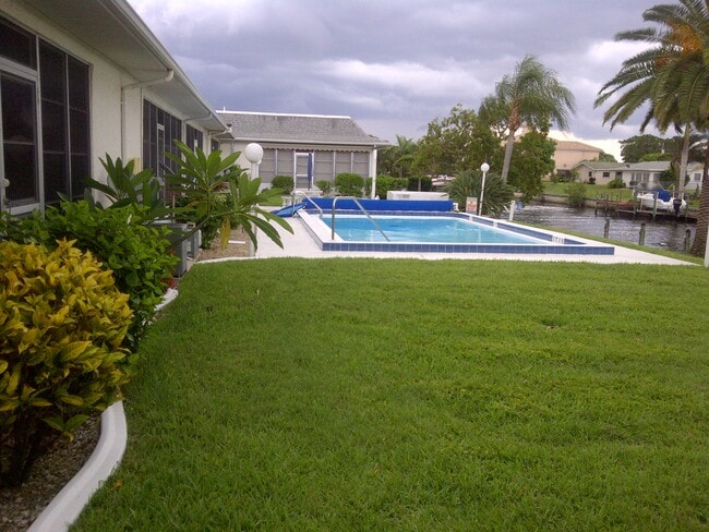 Foto del edificio - 1220 SE 40th St