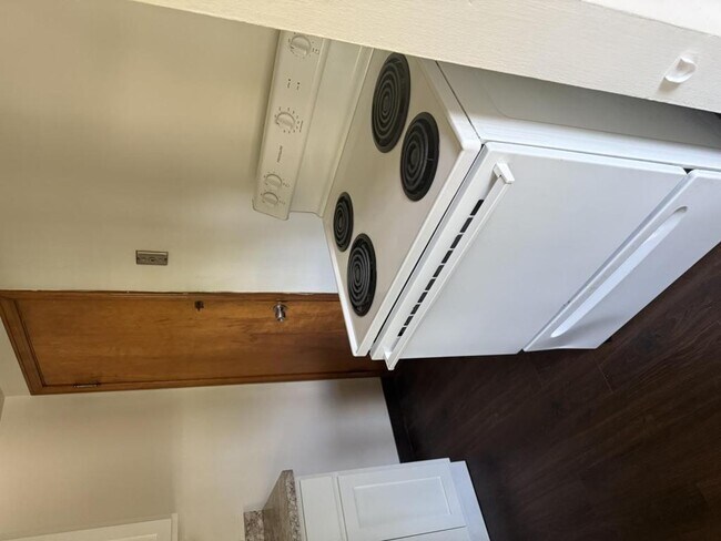 Foto del edificio - 2137 Woodland St NE