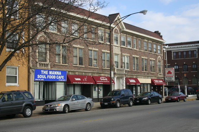 Building Photo - 5938 W Lake St