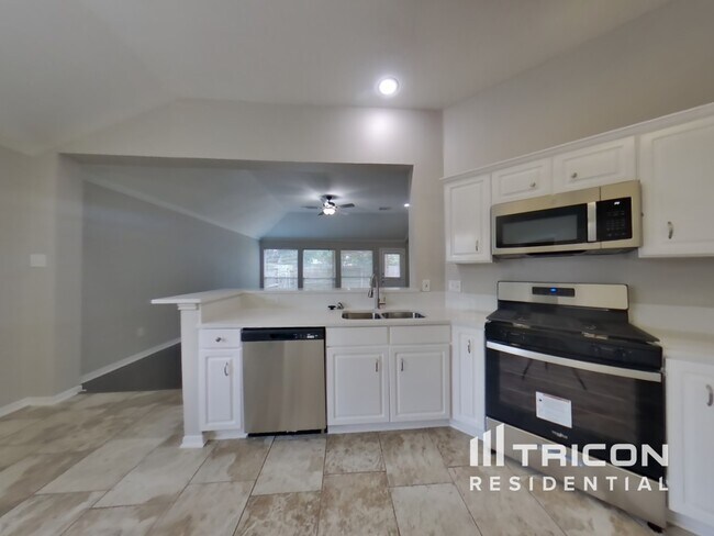 Building Photo - 10326 Emerald Oaks Dr
