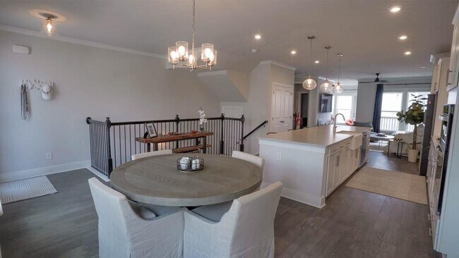 Foto del edificio - 2155 Burnside Dr NW
