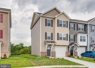 Building Photo - 85 Moses Dr