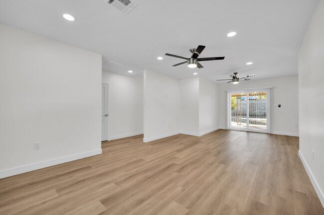 Building Photo - Beautifully updated 3-bedroom, 2-bath single-story home located near the Downtown Arts District i...