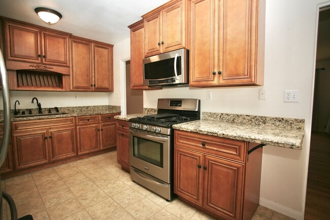 Foto del edificio - 3Br 1 Ba Country Charmer
