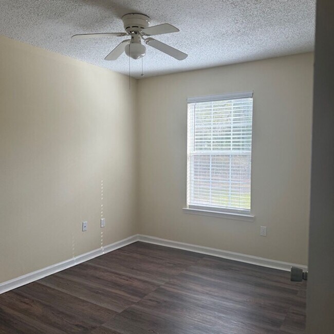 Foto del edificio - 3 Bedroom 2 Bath House