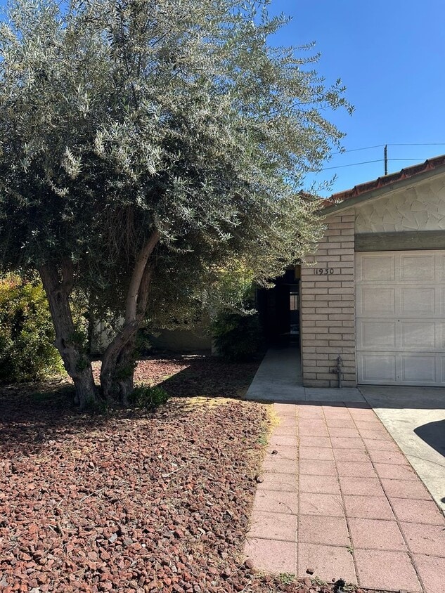 Primary Photo - Great home centrally located