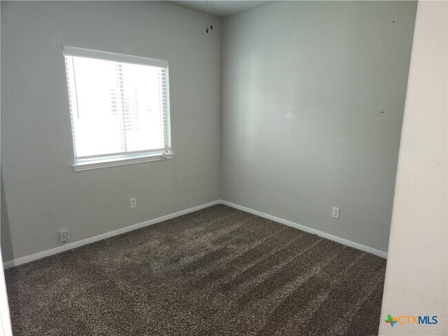 Foto del edificio - 624 Parkfield Ln