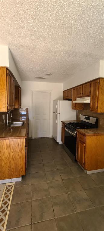 Building Photo - 750 Sunburst Dr