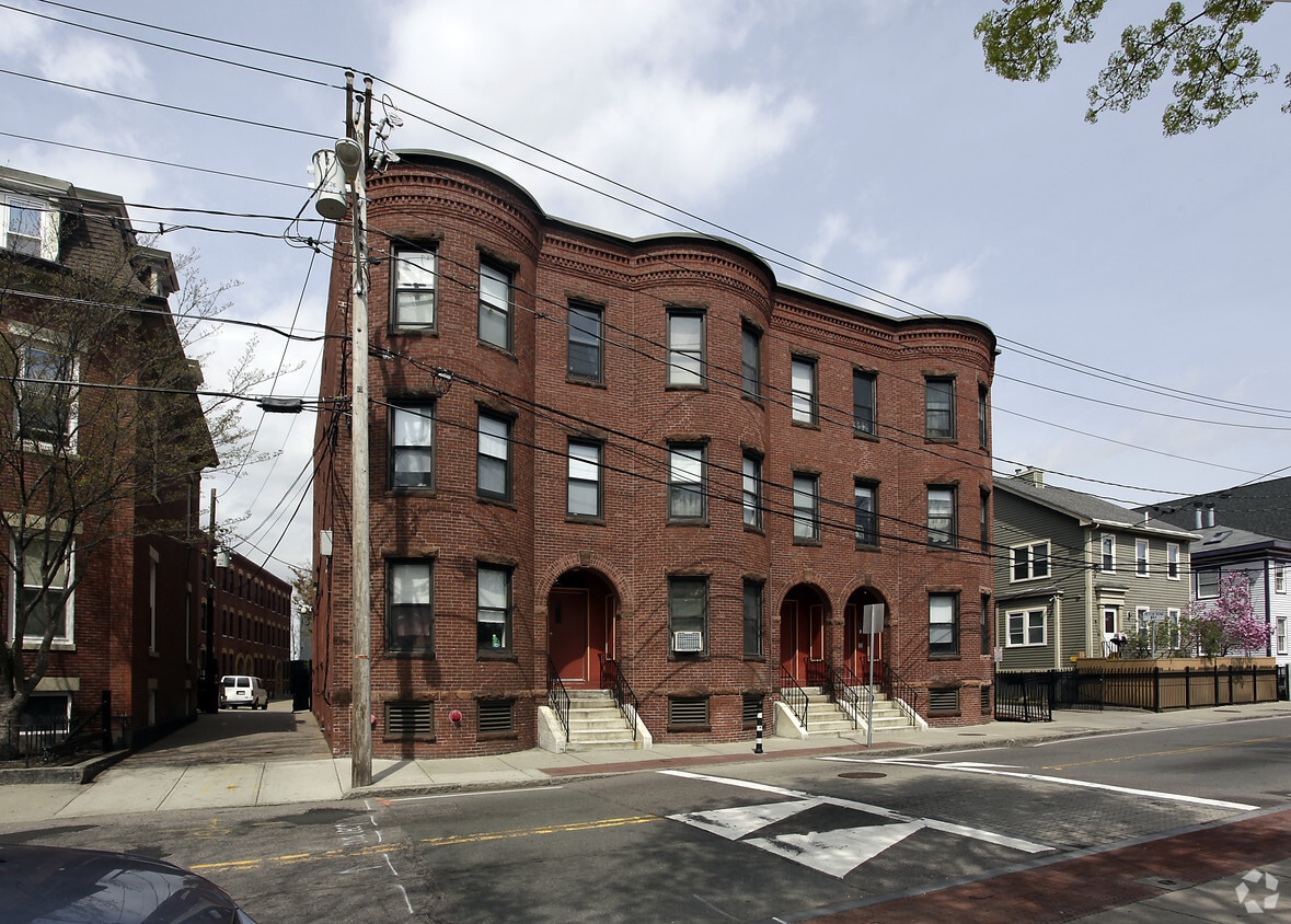 Cutlas Apartments - Columbia Cast