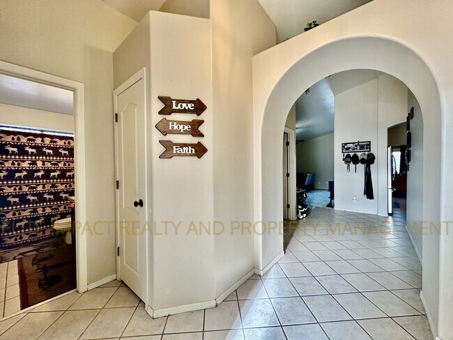 Foto del edificio - 7510 N Thornwood Rd