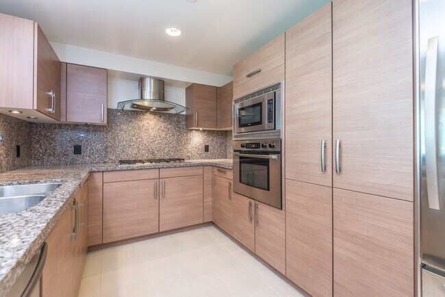 Foto del edificio - 13650 Marina Pointe Dr