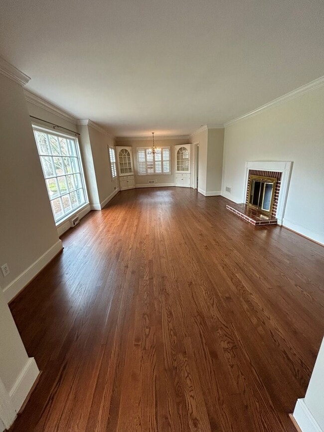 Building Photo - Charming 3/2 House in College Heights- $1,995