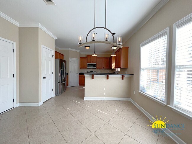 Building Photo - Spacious 4 Bedroom Home in Crestview!