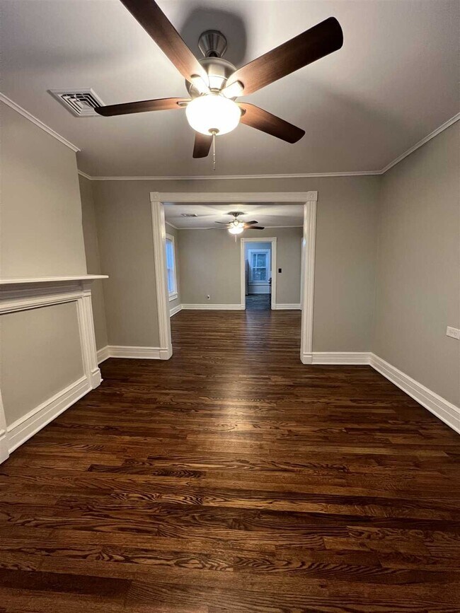 Building Photo - 21 Lincoln Ave