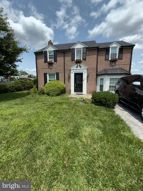 Primary Photo - 21 Pickwick Ln