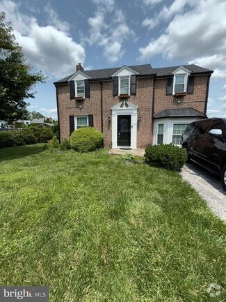 Building Photo - 21 Pickwick Ln