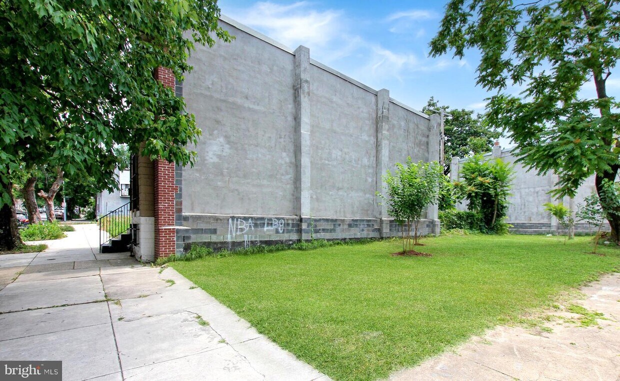 2041 Harlem Ave, Baltimore, MD 21217 Townhome Rentals in Baltimore MD