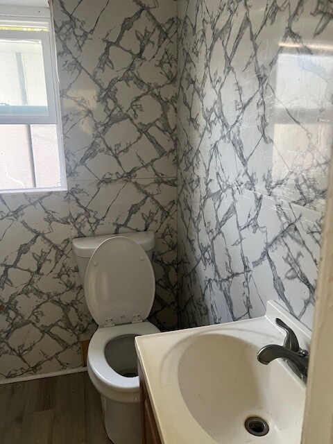 Foto del edificio - 231 NE 56th St