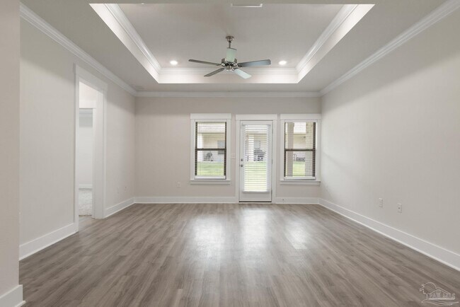 Building Photo - 722 Canary Ct
