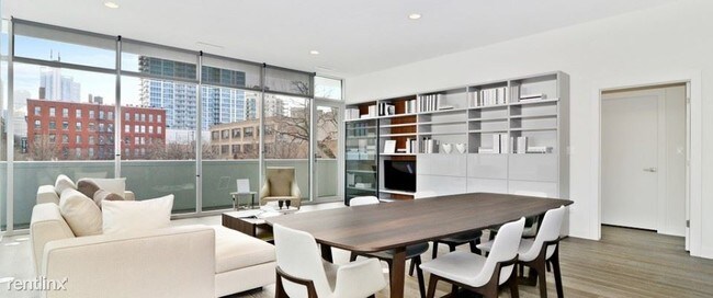 Foto del edificio - 860 N Franklin St