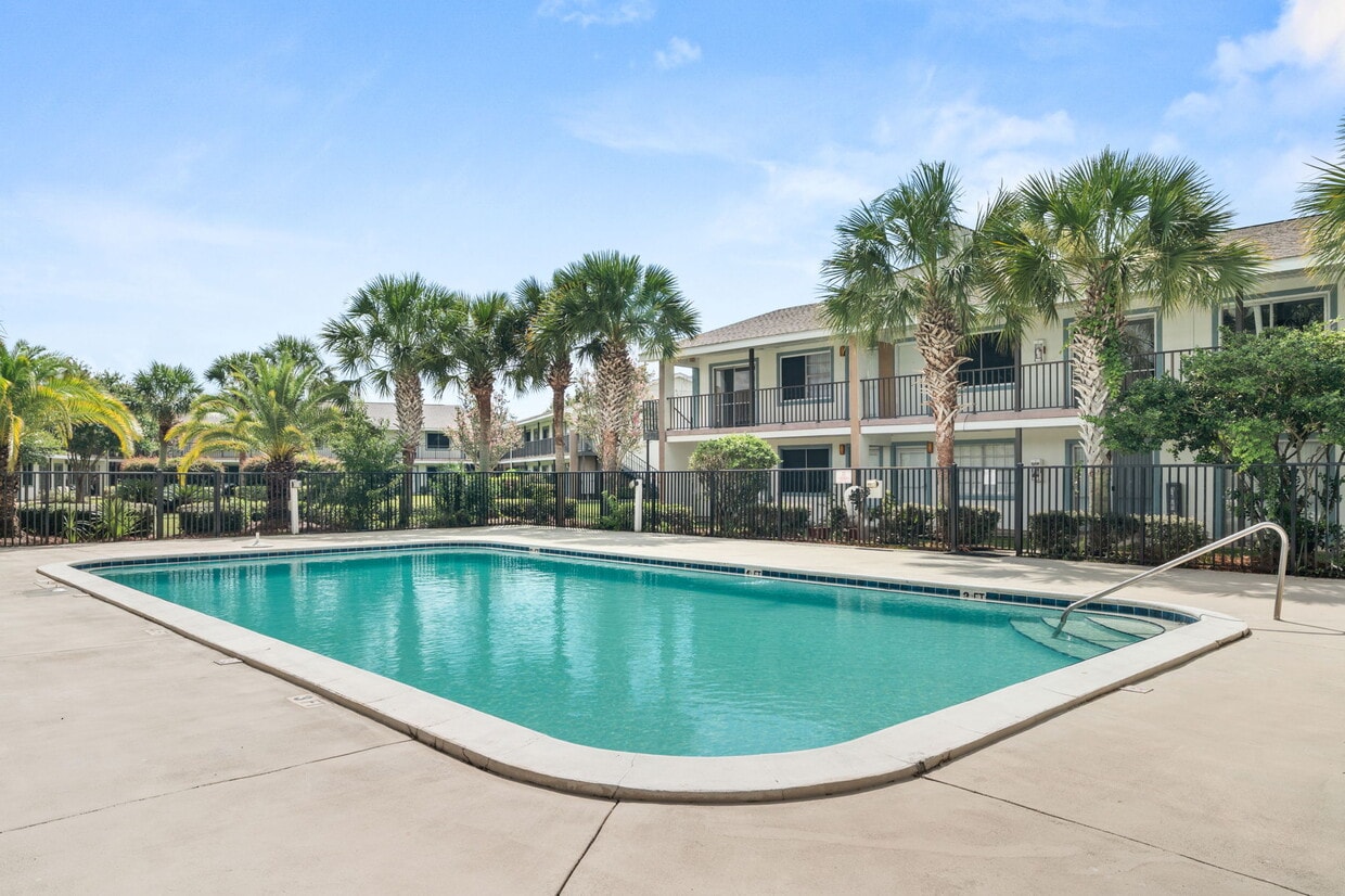 Primary Photo - Breeze Apartments