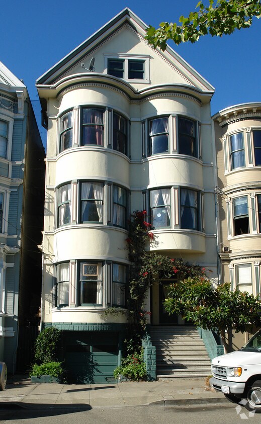 Primary Photo - 121-125 Steiner St