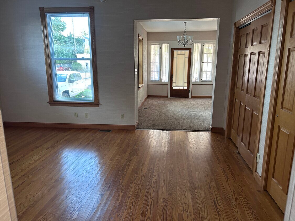 Foto principal - 324 W Crawford St