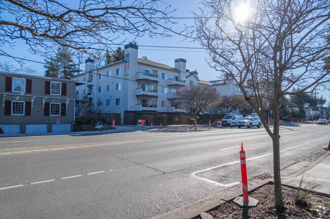 Building Photo - Ashford Apartments