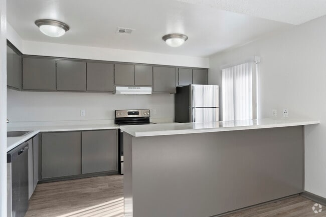 3BR, 2BA - 1,225SF - Kitchen - Silver Spring