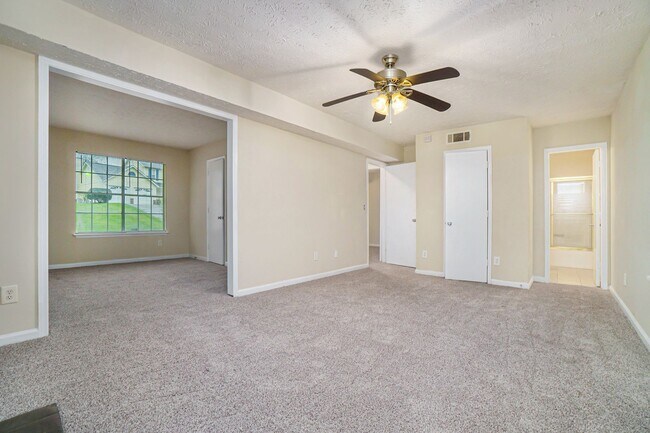 Foto del edificio - 4 Bedroom 2 Bath in Decatur