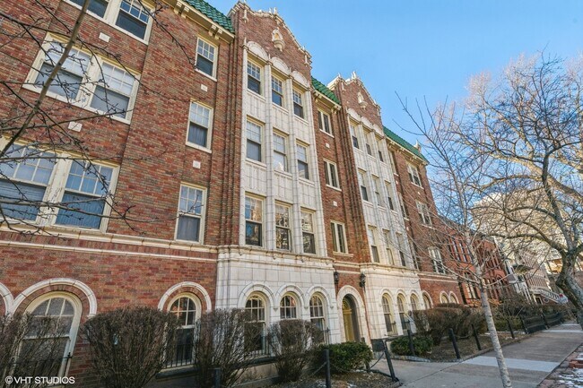 Foto del edificio - 1824 N Lincoln Park W
