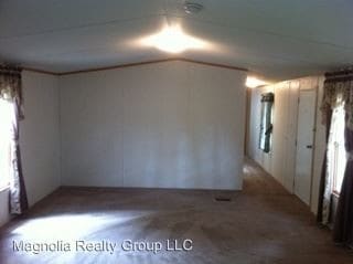 Building Photo - 3852 VFW Rd