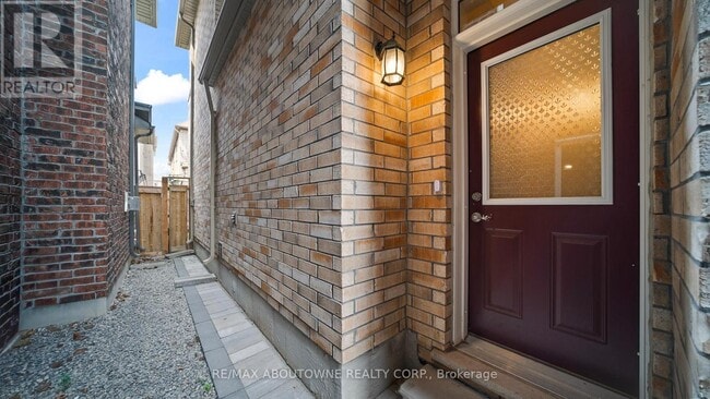 Building Photo - 341 Ironside Dr
