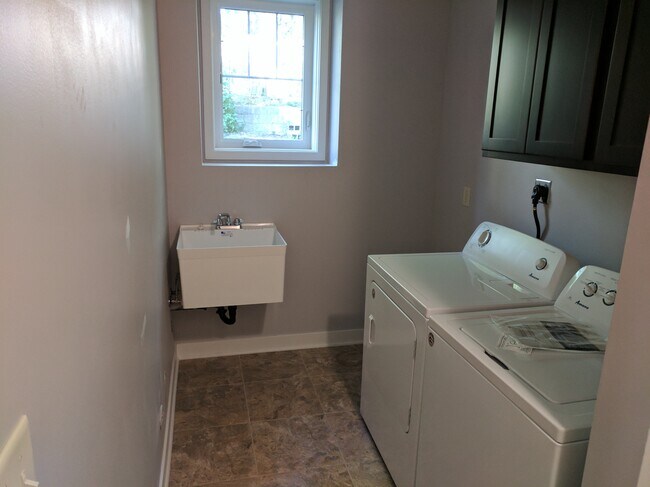 Foto del edificio - Tripoint Townhomes 222