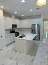 Building Photo - 8247 Bayliss Ct