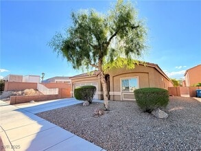 Building Photo - 6041 S Rosanna St