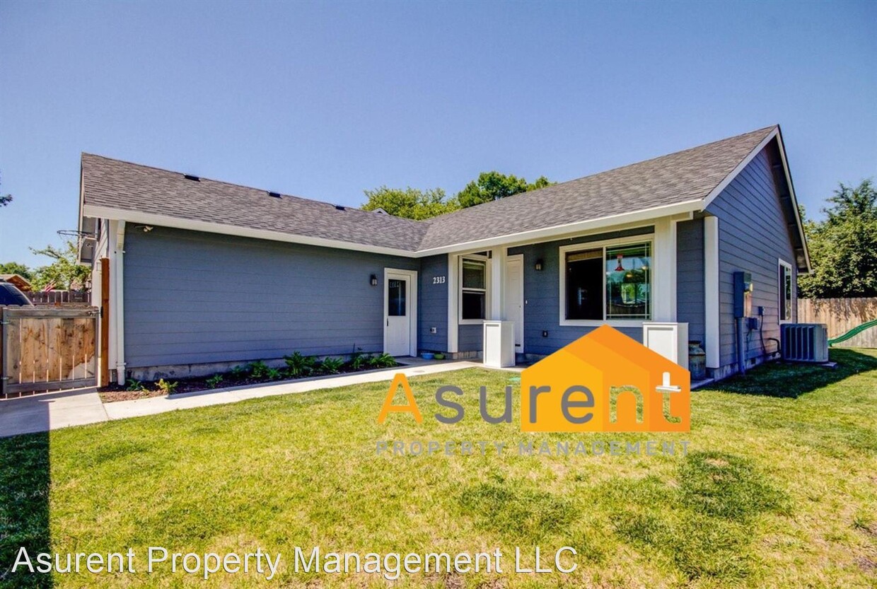 Foto principal - 3 br, 2 bath House - 2313 Crater Lake Ave