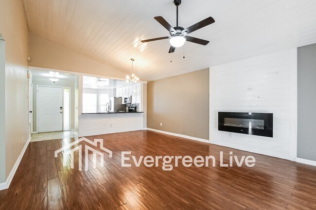 Foto del edificio - 1946 Larkwood Dr