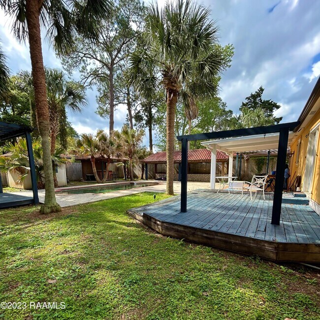 Building Photo - 139 Fallbrook Ave