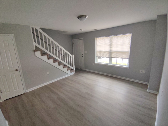 Foto del edificio - 74 Duiguid Dr