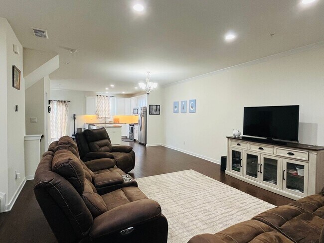 Building Photo - 3 Bedroom Townhome in Hatboro